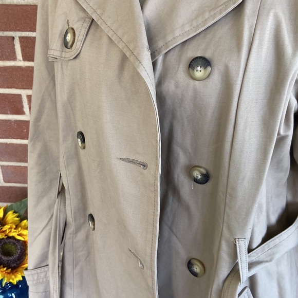 Gap Khaki Trench Coat - Picture 3 of 13